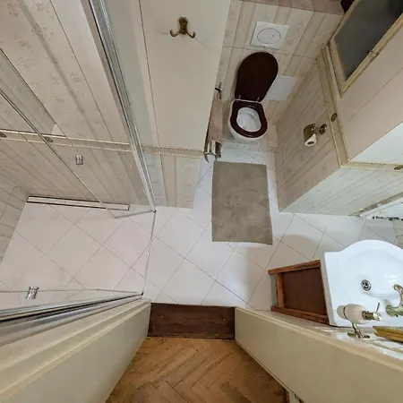 Historical Stylish * براغ