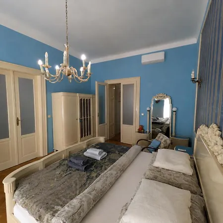 Historical Stylish شقة براغ
